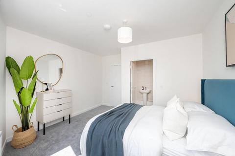 2 bedroom apartment to rent, Riverview, Staines-Upon Thames TW18