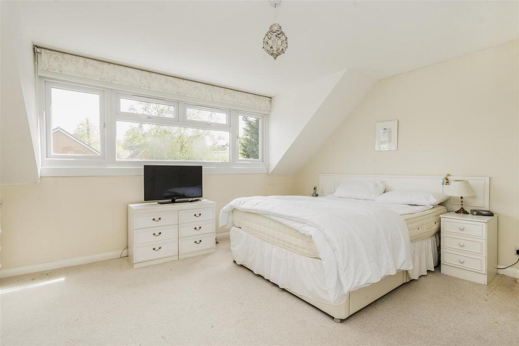 Davidson Frost-Wellings, DFW, Harriet Way, Bushey,