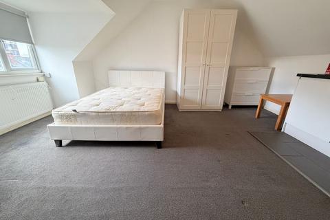 undefined, Canterbury Road, Watford, WD17