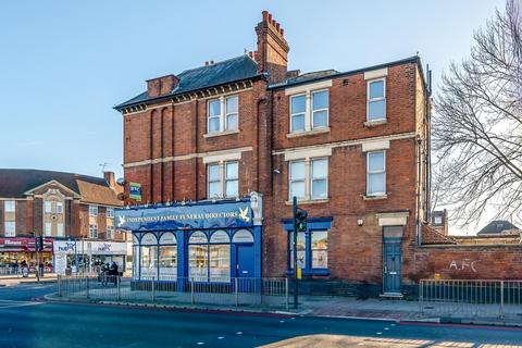 undefined, Green Lanes, Palmers Green