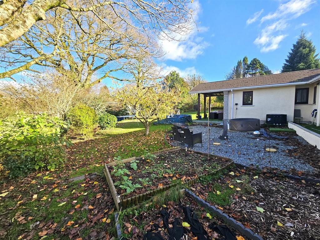 Rear Gardens.jpg