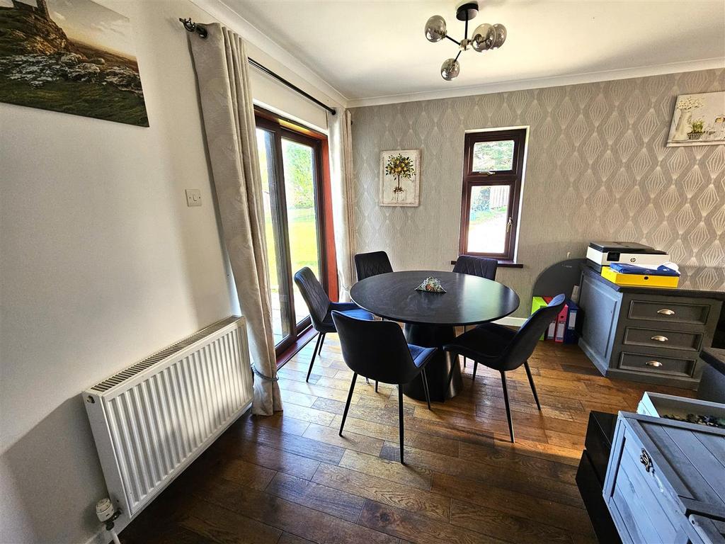Dining Area.jpg