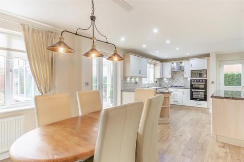 4 bedroom detached house for sale, Heron Way, Mansfield