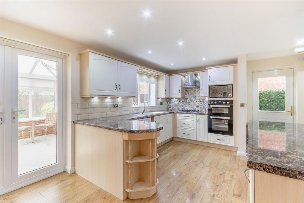 8671139-interior09.jpg