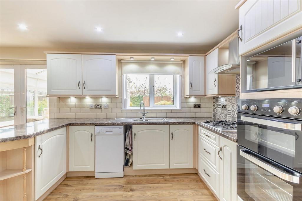 8671139-interior11.jpg