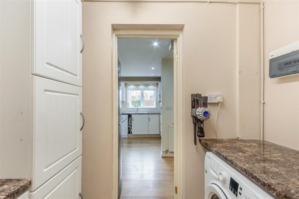 8671139-interior15.jpg