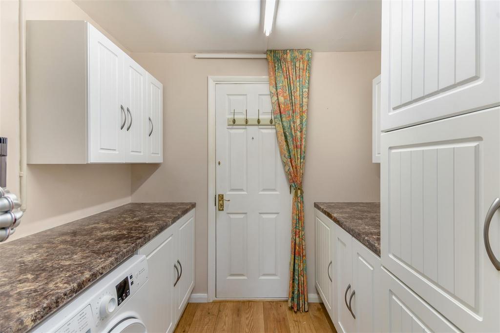 8671139-interior14.jpg
