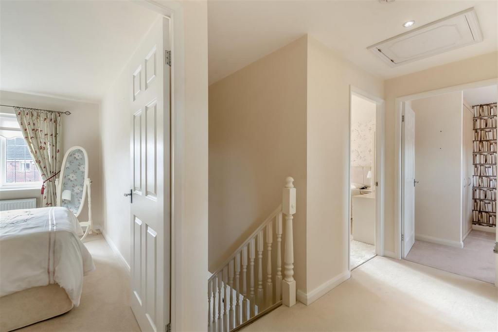8671139-interior32.jpg