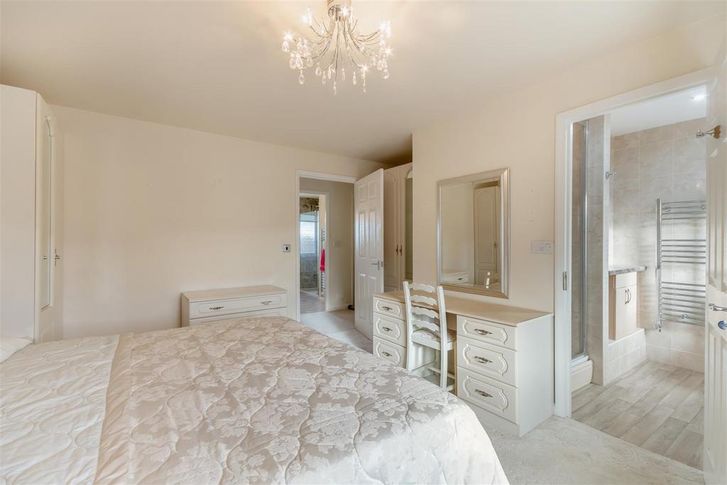8671139-interior28.jpg