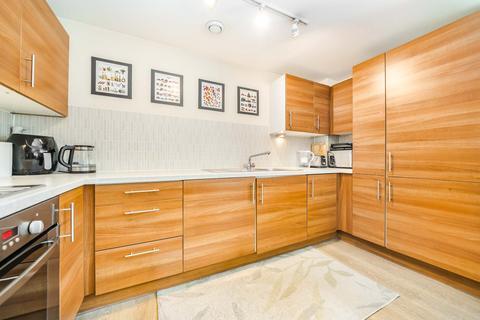 2 bedroom apartment for sale, at Goddard House, 3 Goerge Mathers Road, London SE11