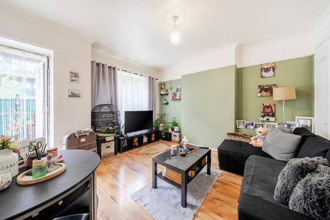 1 bedroom apartment for sale, Elmington Estate, London