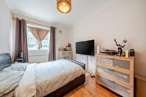 1 bedroom apartment for sale, Elmington Estate, London