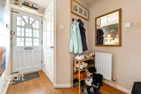 undefined, Trumper Way, Slough