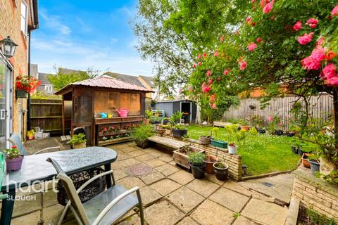 undefined, Trumper Way, Slough