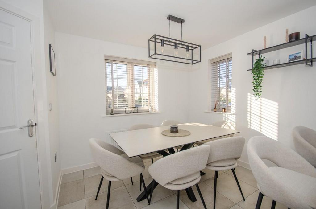 Dining area.jpg
