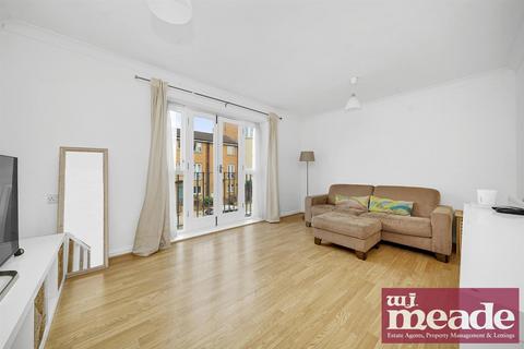 2 bedroom flat to rent, Eastway, Hackney, E9