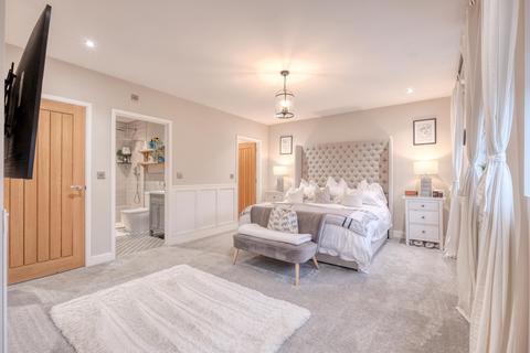 5 bedroom detached house for sale, Torrs Close, Redditch, B97