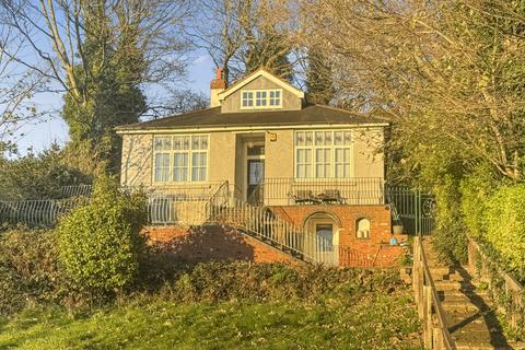 17 Oakham Road, Dudley, DY2 7TA