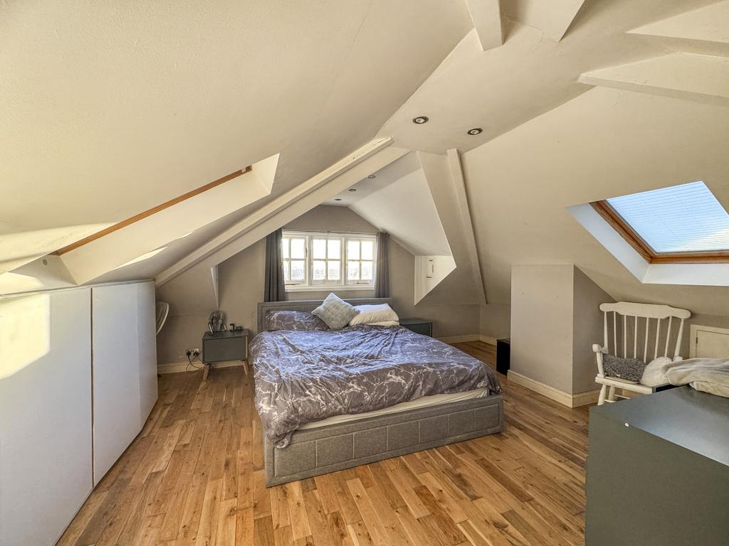Bed 3 (first floor)