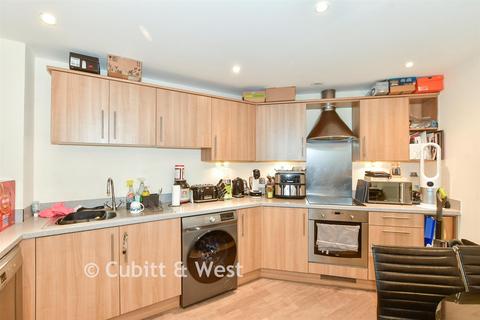 1 bedroom ground floor flat for sale, Haven Court, Redhill RH1