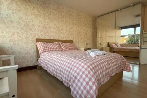 Rabbit Row, Notting Hill Gate, London, W8