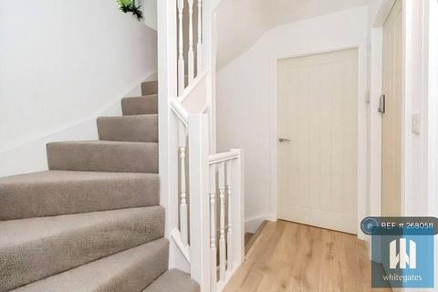 1 bedroom in a house share to rent, Bellcote Drive, Moldgreen, Huddersfield, HD5