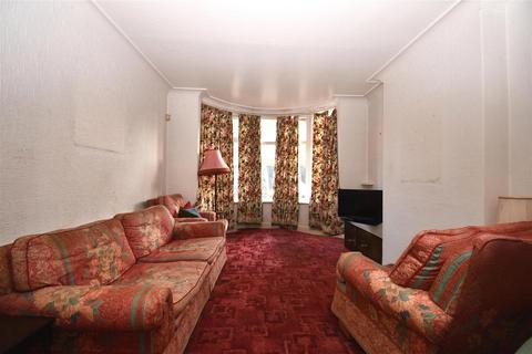 3 bedroom terraced house for sale, Chanterlands Avenue, Hull
