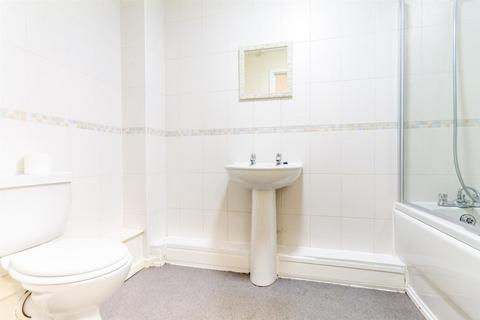 4 bedroom apartment to rent, Rialto Building, Quayside