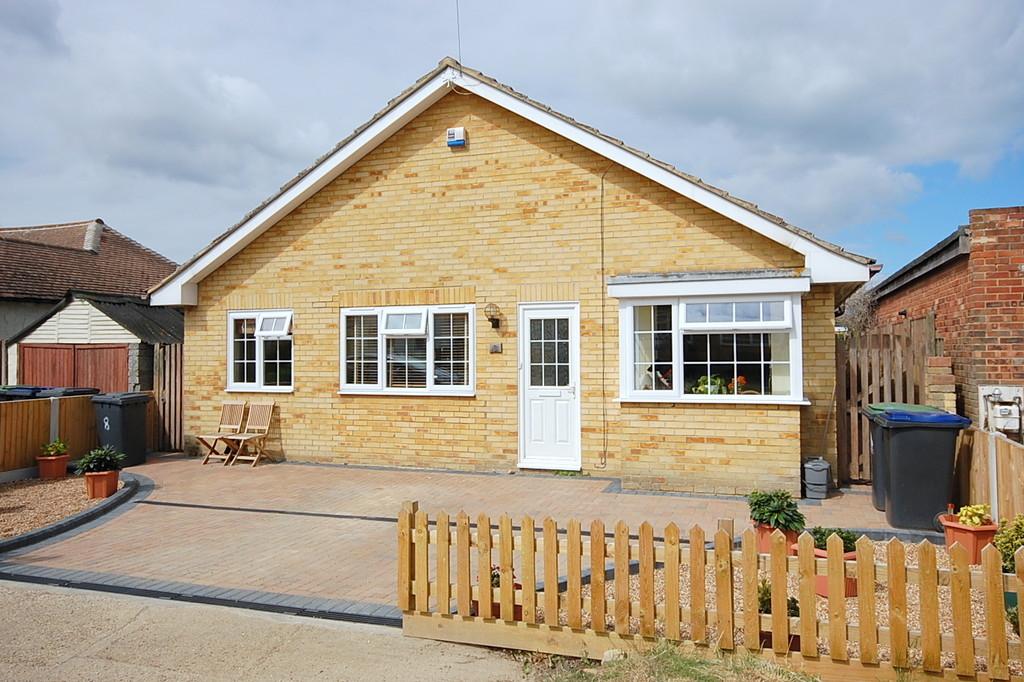 Austin Avenue, Studd Hill, Herne Bay 3 bed detached bungalow £305,000
