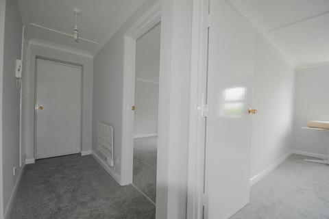 2 bedroom flat to rent, Slade Road, Ryde