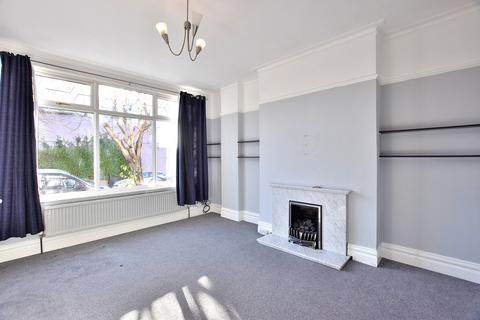 3 bedroom terraced house for sale, Chimes Avenue, London, Greater London. N13