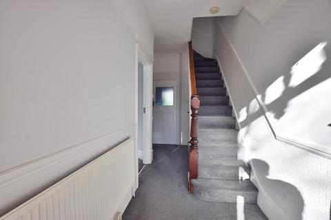 3 bedroom terraced house for sale, Chimes Avenue, London, Greater London. N13