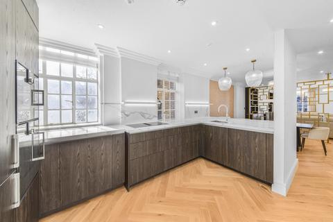 3 bedroom flat for sale, Curzon Street, London, W1