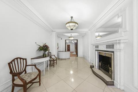 3 bedroom flat for sale, Curzon Street, London, W1