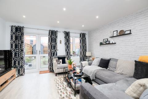 2 bedroom terraced house for sale, at Bartlett Place, High Wycombe, High Wycombe HP12