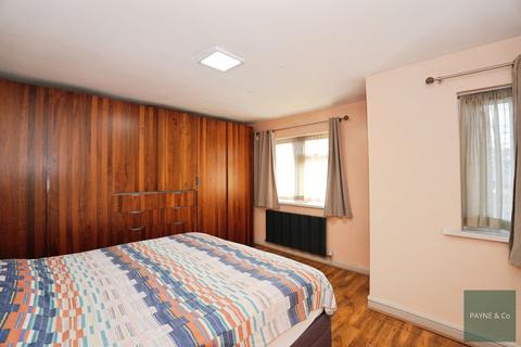 3 bedroom semi-detached house for sale, Ley Street, Ilford, IG2