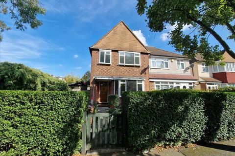 3 bedroom semi-detached house for sale, Beachborough Road, Bromley, BR1