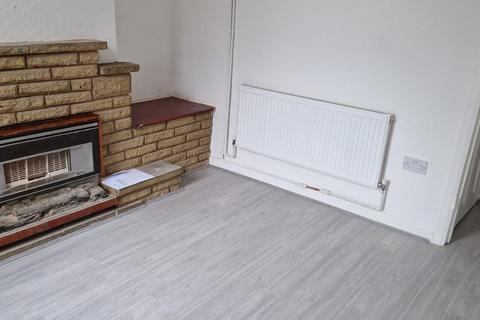 undefined, LUTON, LU2