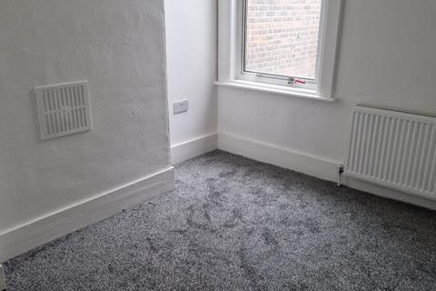 undefined, LUTON, LU2