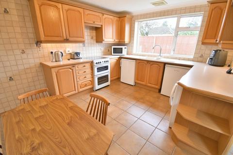 2 bedroom detached bungalow for sale, Leeson Drive, Ferndown, BH22