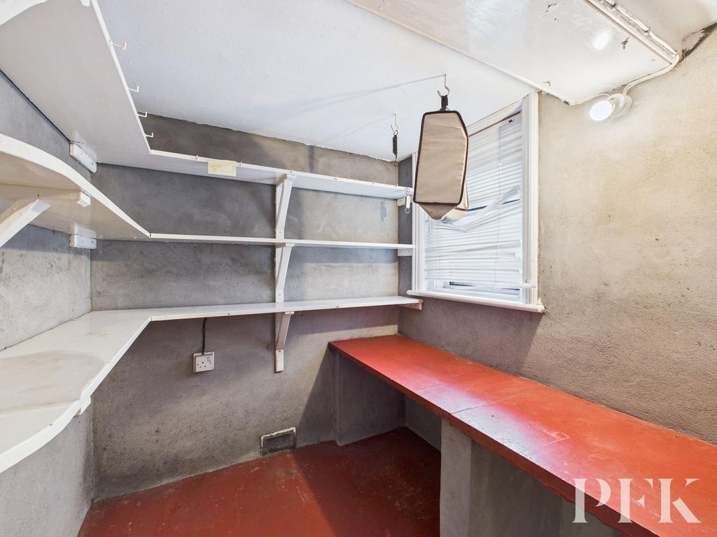 Walk in pantry