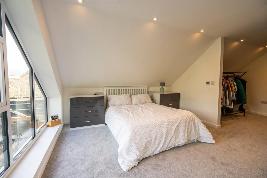 Bedroom 4 (2)