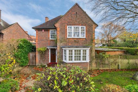 3 bedroom detached house for sale, Woodhall Gate, Pinner, HA5