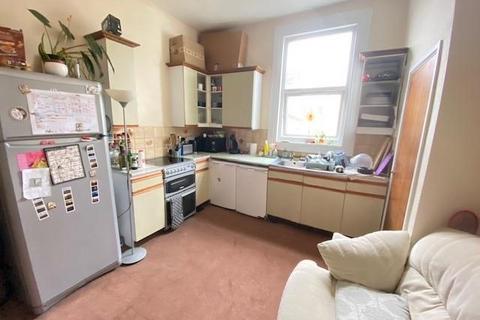 3 bedroom terraced house to rent, Connaught Avenue, Plymouth PL4