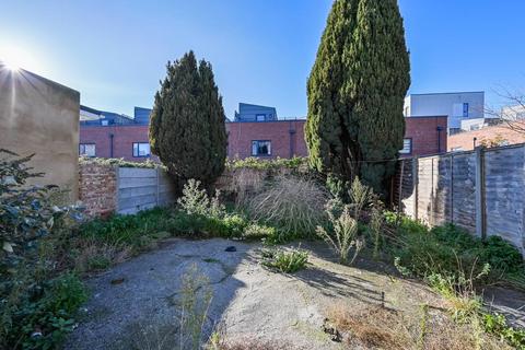 undefined, Stirling Road, Walthamstow, London, E17