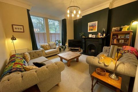 4 bedroom end of terrace house for sale, Victoria Avenue, Hull, HU5 3DW