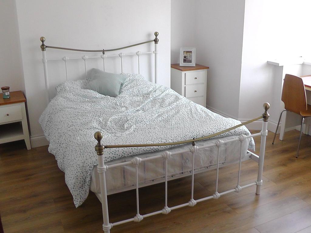 8 A Marlborough Road