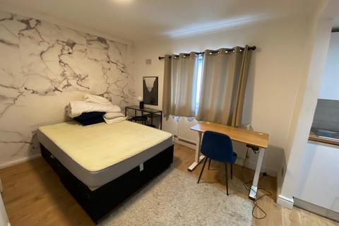 undefined, Buckingham Road Room 3 London E18 2NH