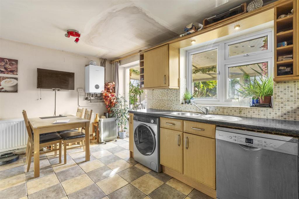 35 Deangarden Rise, HP11 1 RF-9.jpg