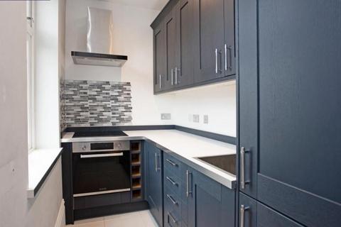 2 bedroom apartment to rent, Monument Green, Weybridge